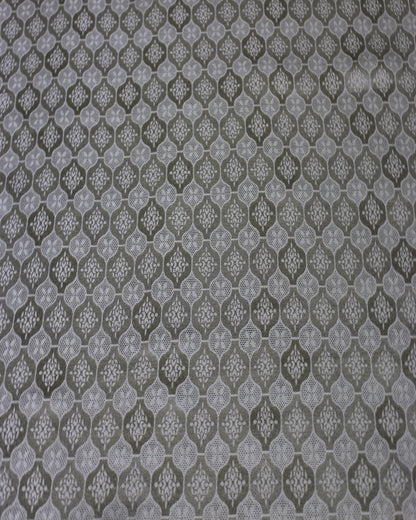 Overall view of 19 momme silk Sangbo jacquard satin RH-2395 with repeating geometric woven pattern